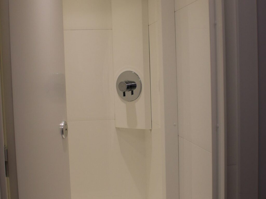 Shower cubicle
